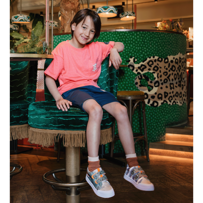 Go Bananas haai sneaker met klittenbandsluiting