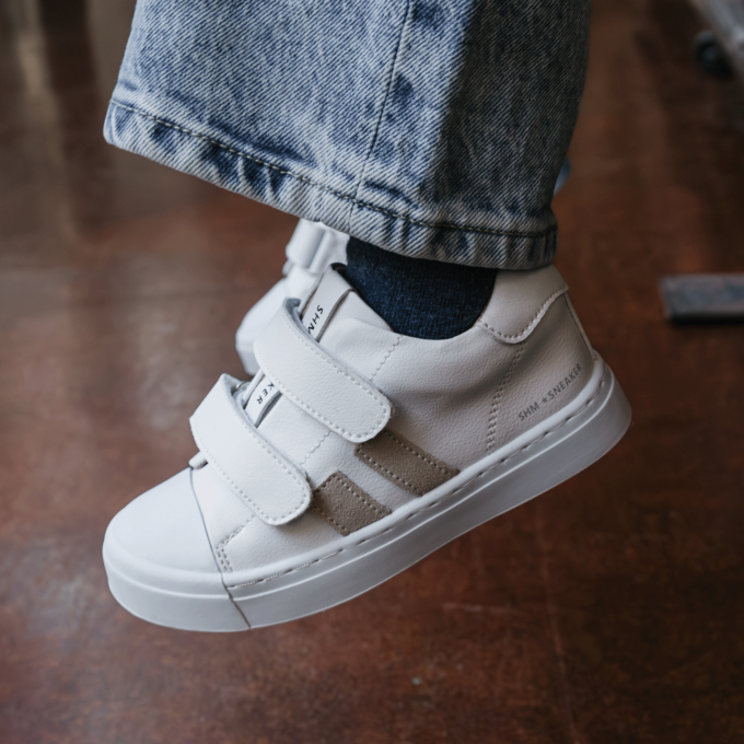 Shoesme witte sneaker met grijze stripings